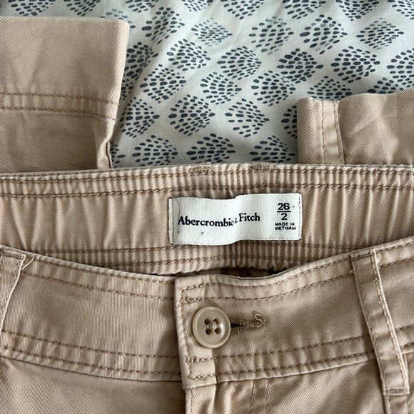Abercrombie and Fitch Tan Cargo Trousers - Picture 2 of 8